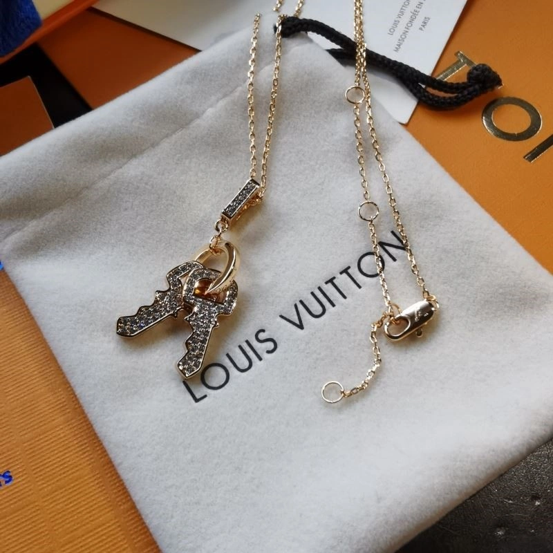 Louis Vuitton Necklaces Packable 249638