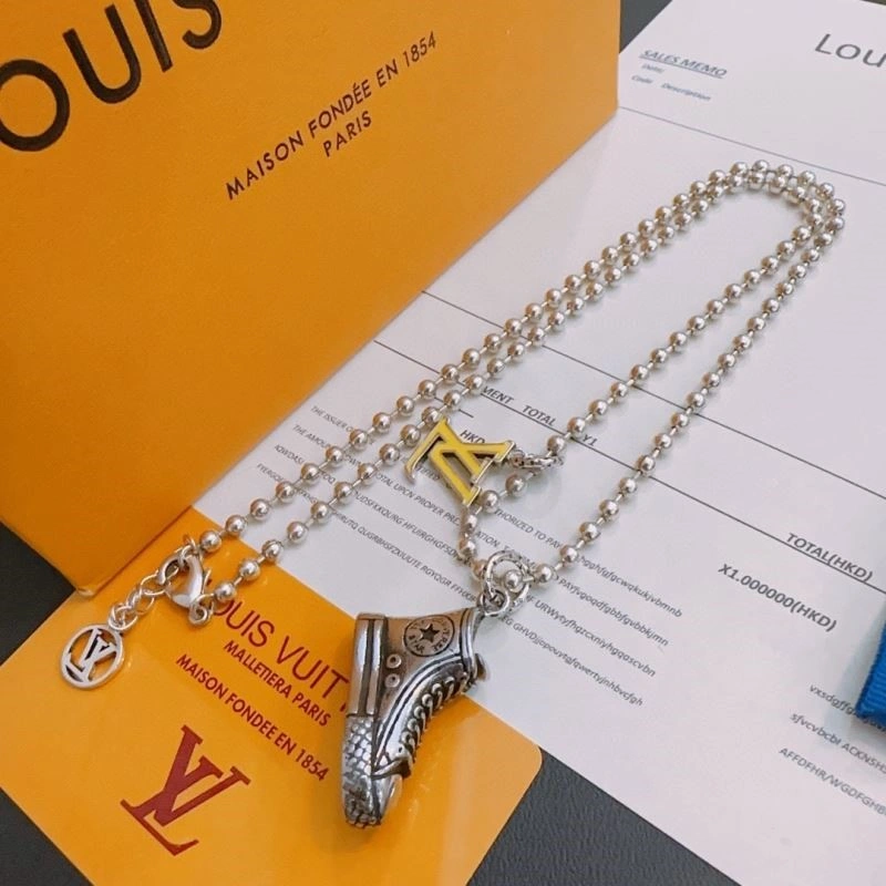 Attractive Louis Vuitton Necklaces 249639
