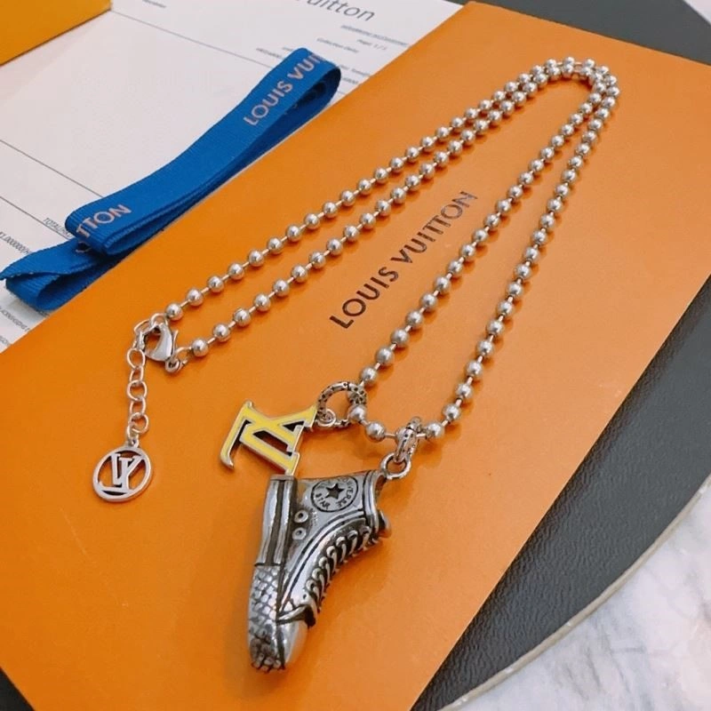 Attractive Louis Vuitton Necklaces 249639