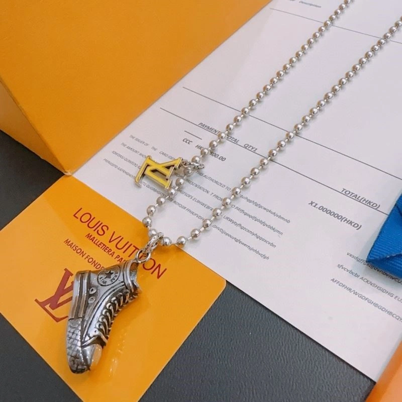 Attractive Louis Vuitton Necklaces 249639