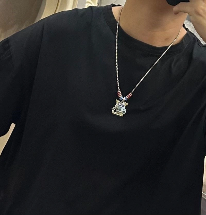 Unisex Louis Vuitton Necklaces 249649