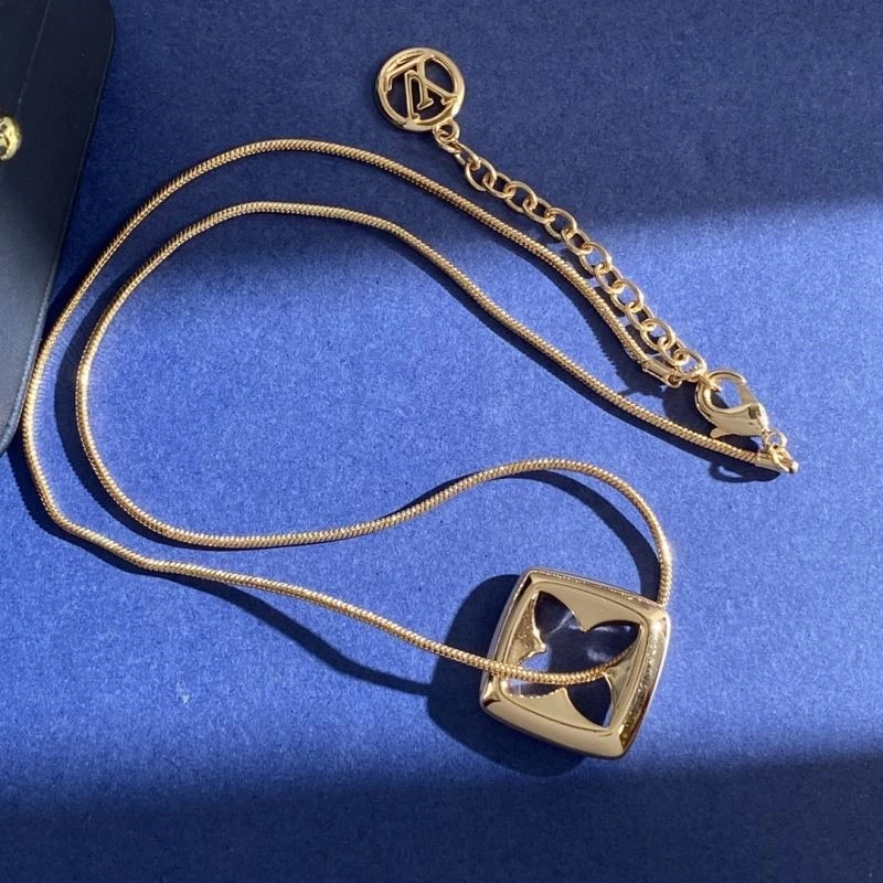 Louis Vuitton Necklaces Tailored 249650