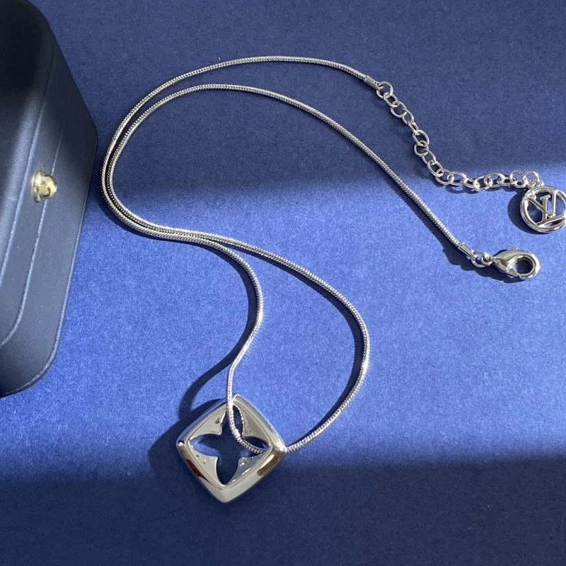 Louis Vuitton Necklaces Tailored 249650