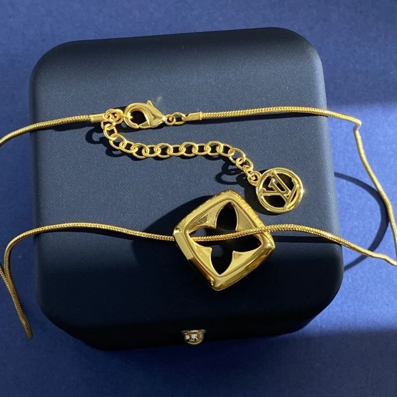 Louis Vuitton Necklaces Tailored 249650