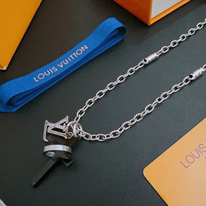Fashionable Louis Vuitton Necklaces 249641