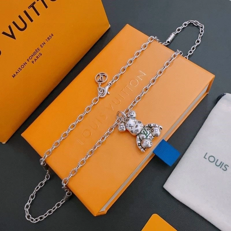 Louis Vuitton Necklaces Sophisticated 249659