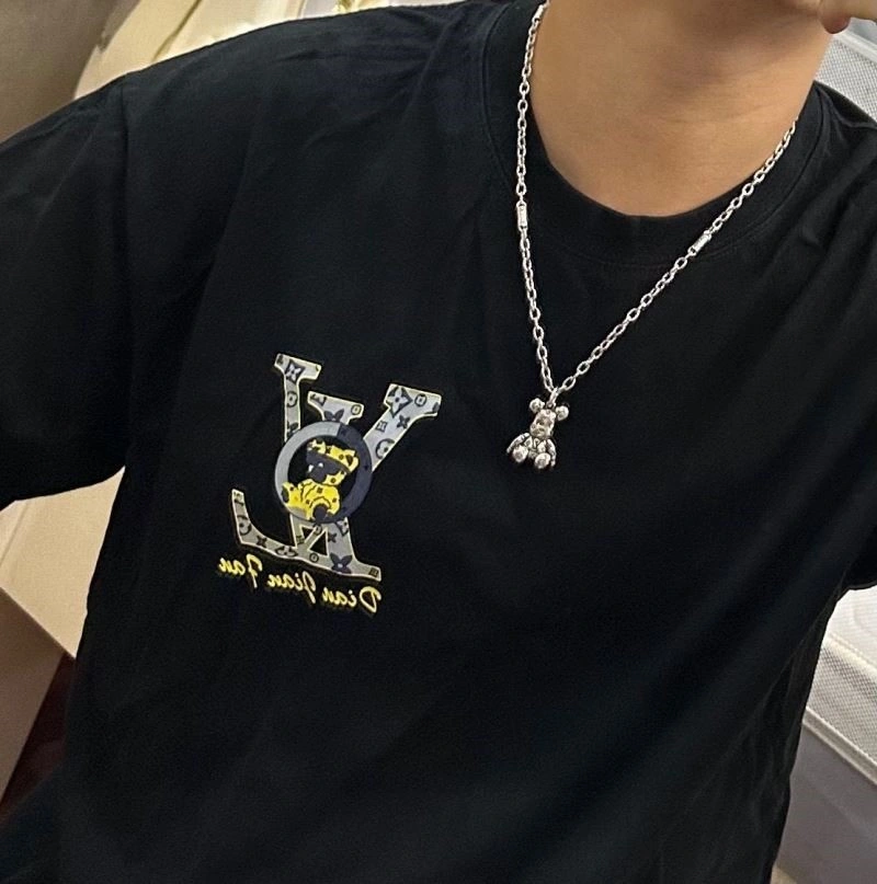 Louis Vuitton Necklaces Sophisticated 249659
