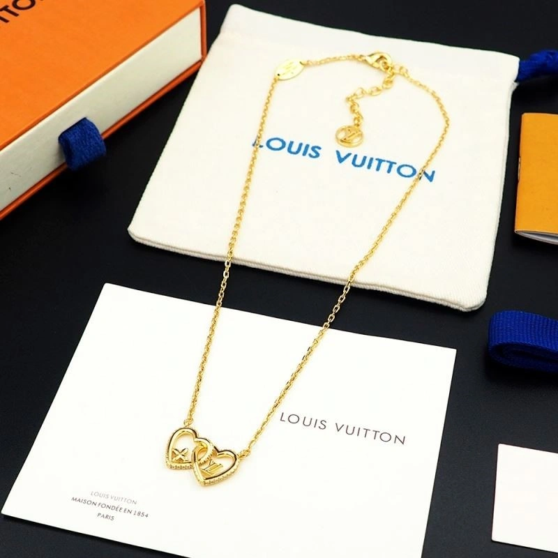 Versatile Louis Vuitton Necklaces 249421