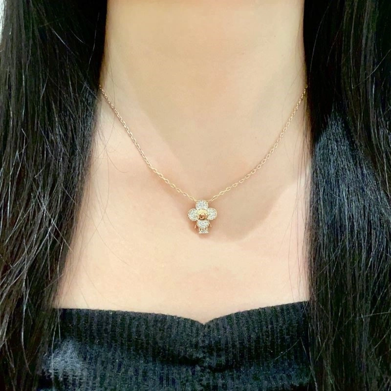 Lightweight Louis Vuitton Necklaces 249417