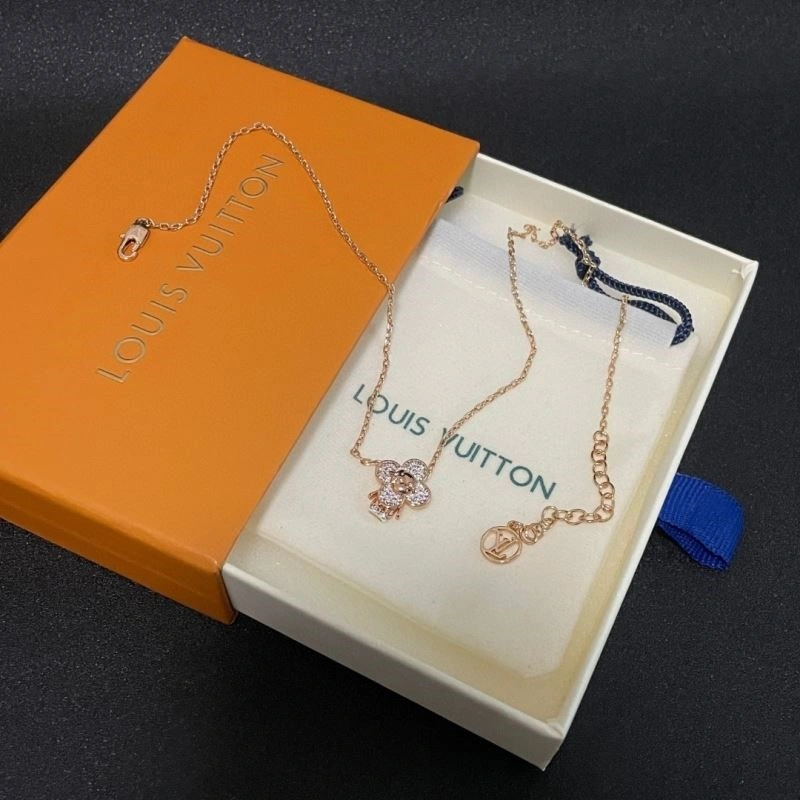 Lightweight Louis Vuitton Necklaces 249417