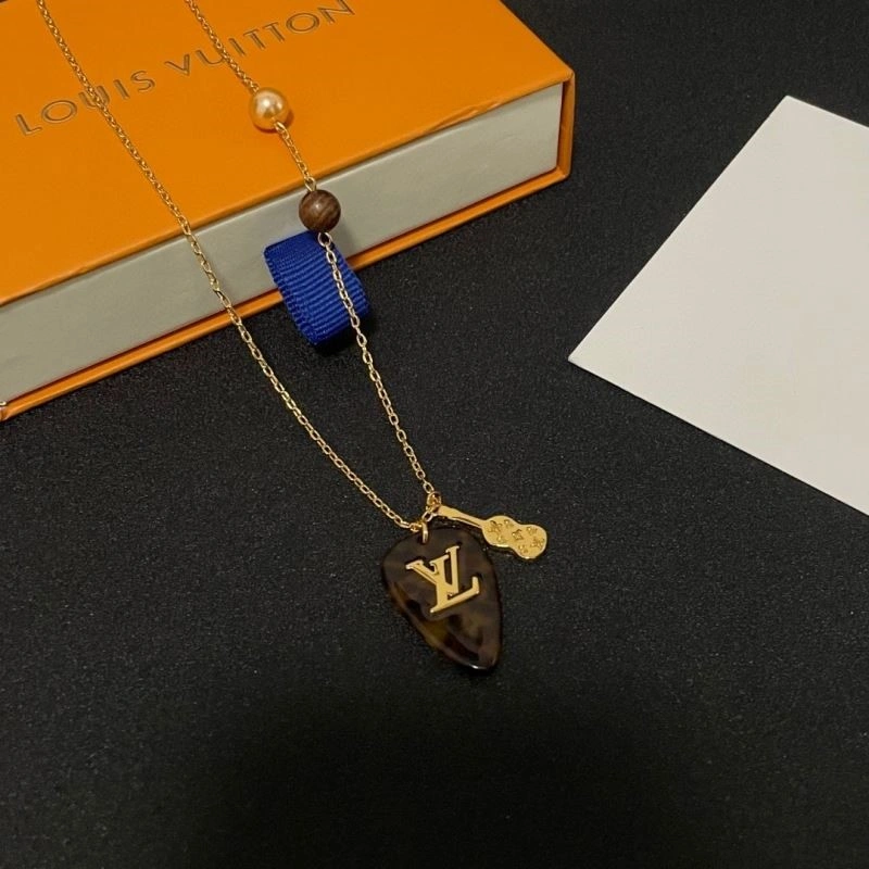 Louis Vuitton Necklaces DailyWear 249393