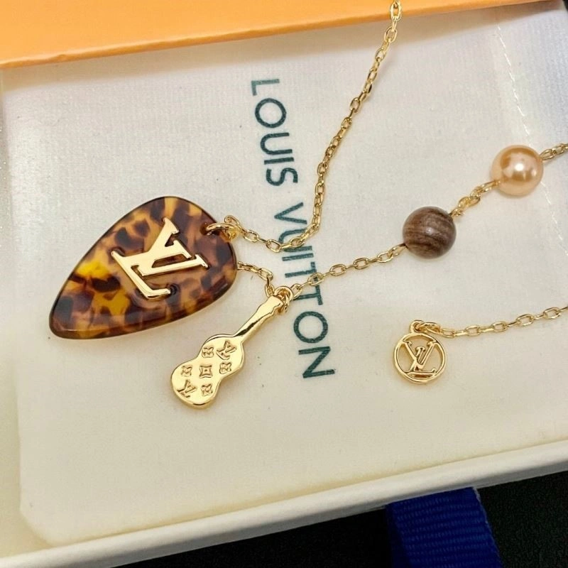 Louis Vuitton Necklaces DailyWear 249393