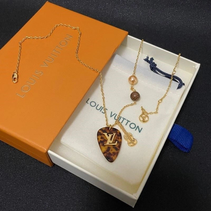 Louis Vuitton Necklaces DailyWear 249393