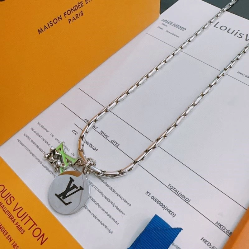 SoftTouch Louis Vuitton Necklaces 249410