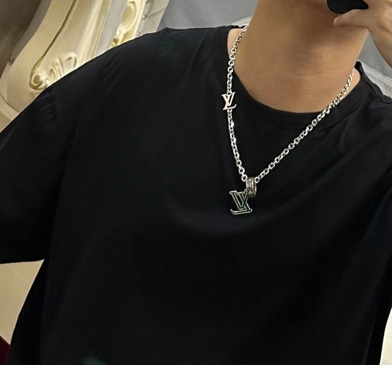 Louis Vuitton Necklaces OnTrend 249418