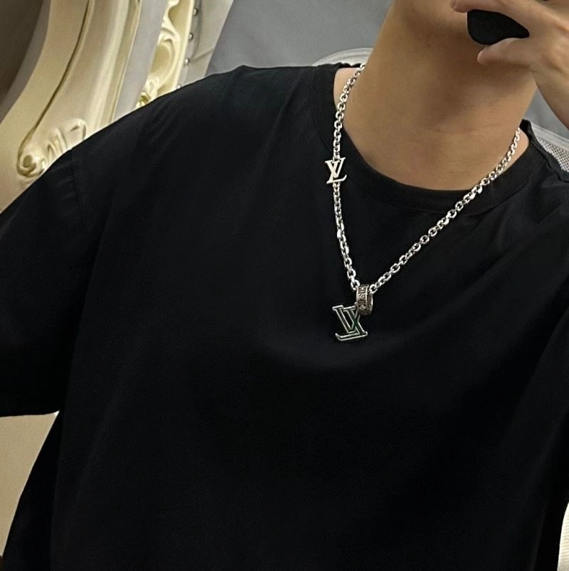 Louis Vuitton Necklaces OnTrend 249418