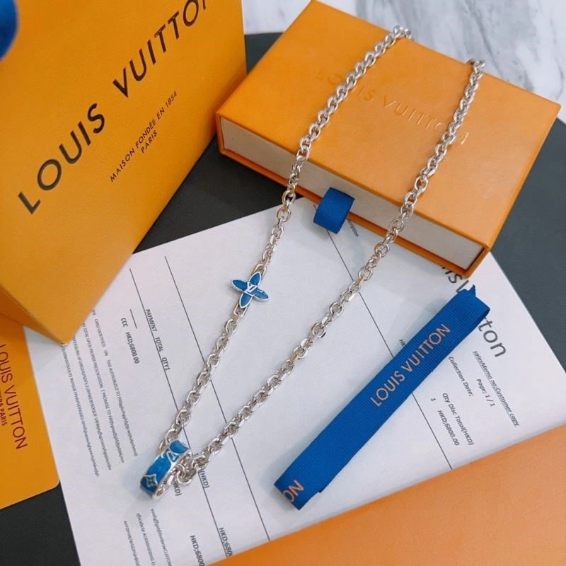 Trendsetting Louis Vuitton Necklaces 249390