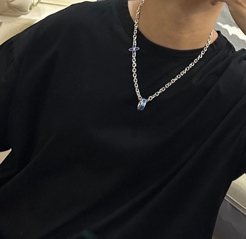 Trendsetting Louis Vuitton Necklaces 249390