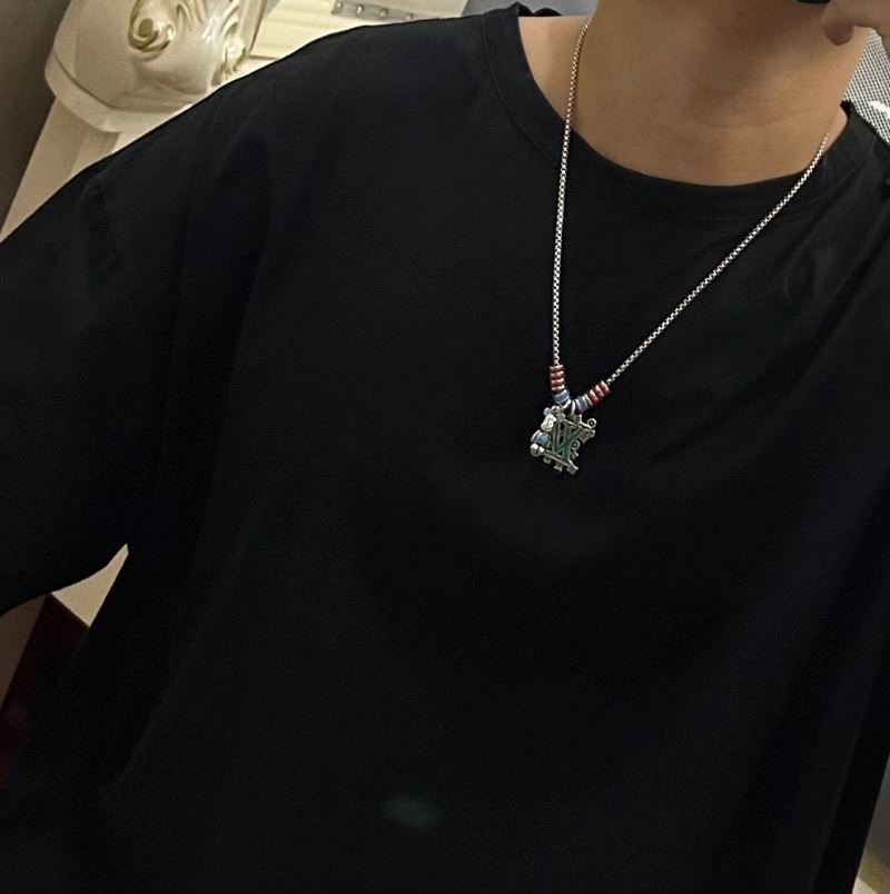 Louis Vuitton Necklaces Unisex 249389