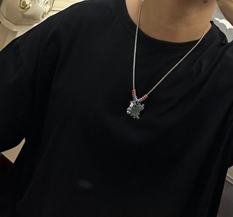 Louis Vuitton Necklaces Unisex 249389
