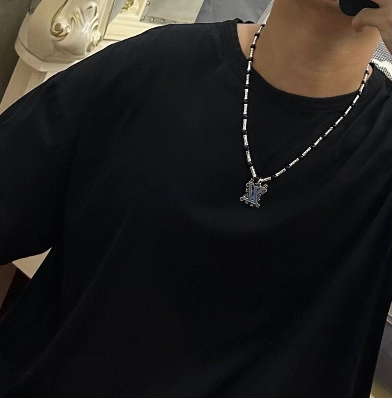 Louis Vuitton Necklaces Fashionable 249387