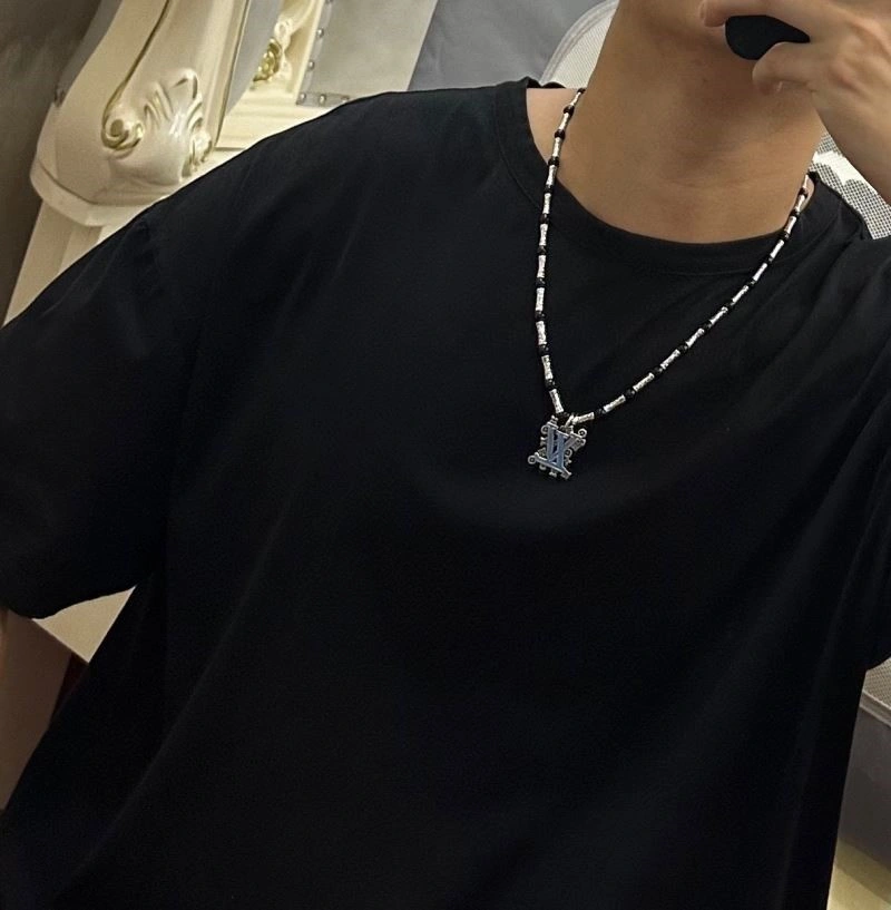 Louis Vuitton Necklaces Fashionable 249387