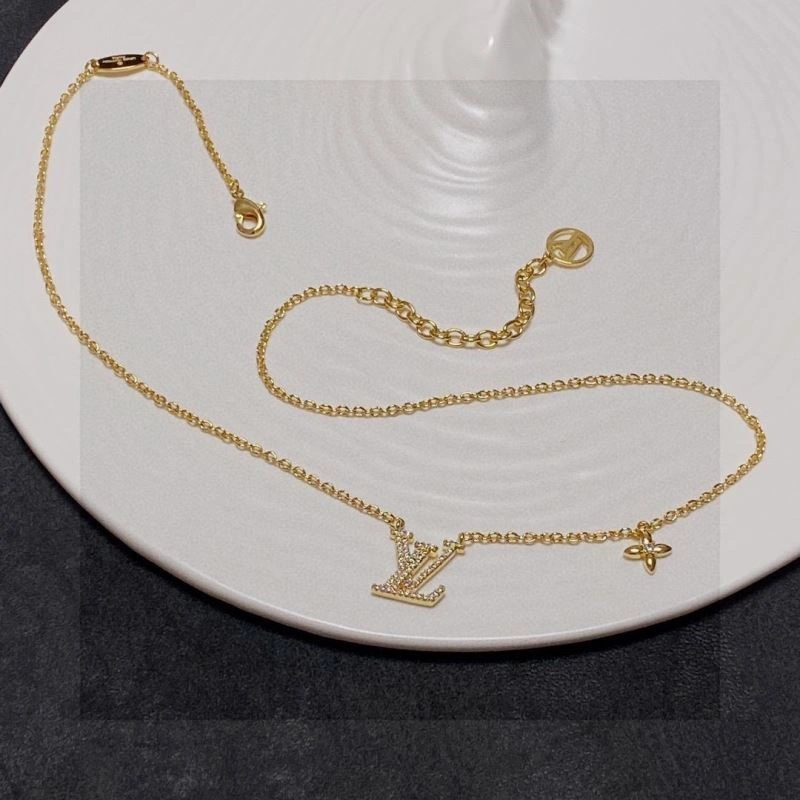 HighPerformance Louis Vuitton Necklaces 249384