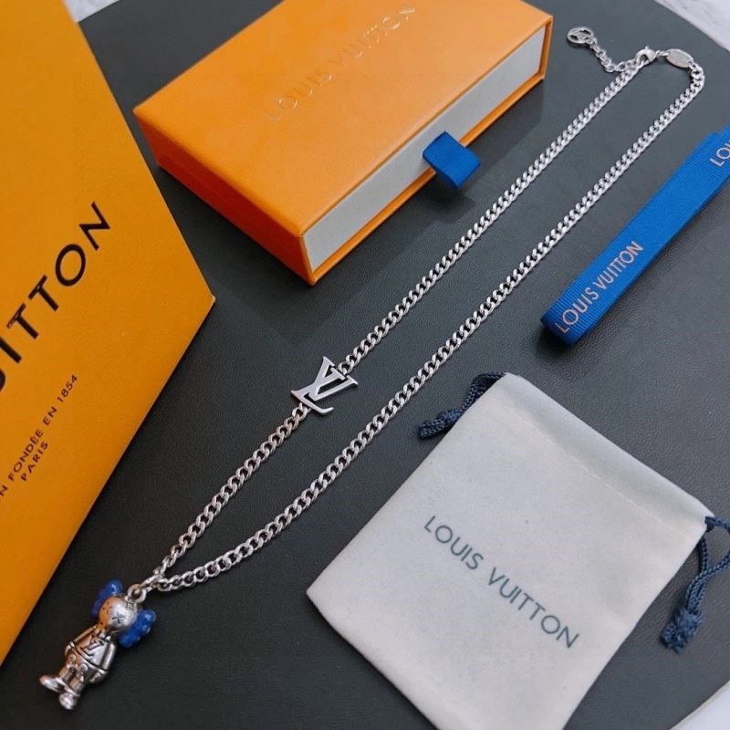 ComfortFit Louis Vuitton Necklaces 249374
