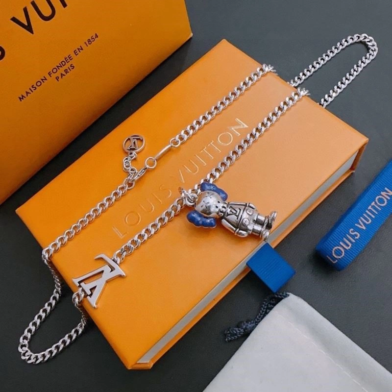 ComfortFit Louis Vuitton Necklaces 249374