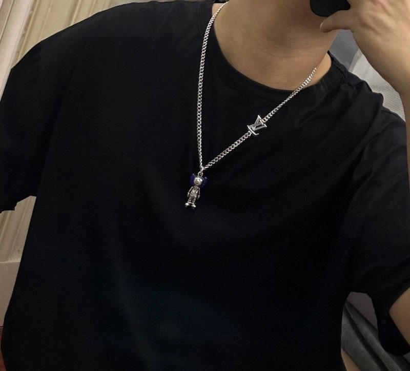 ComfortFit Louis Vuitton Necklaces 249374