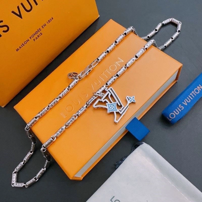 Casual Louis Vuitton Necklaces 249364
