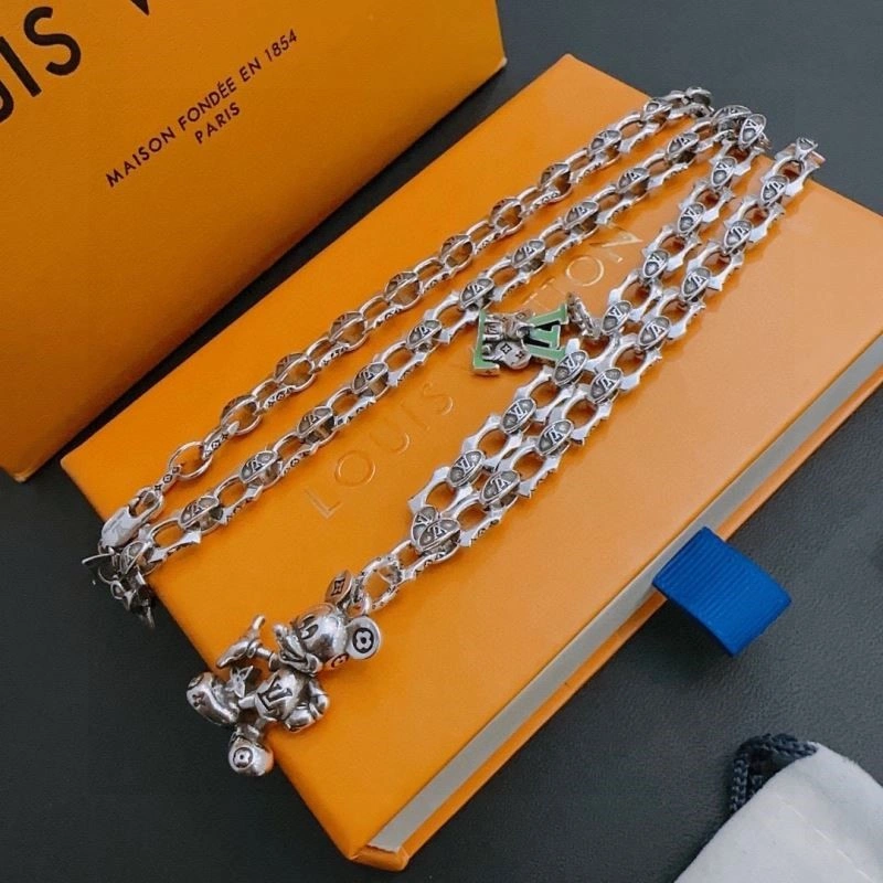 WaterResistant Louis Vuitton Necklaces 249378