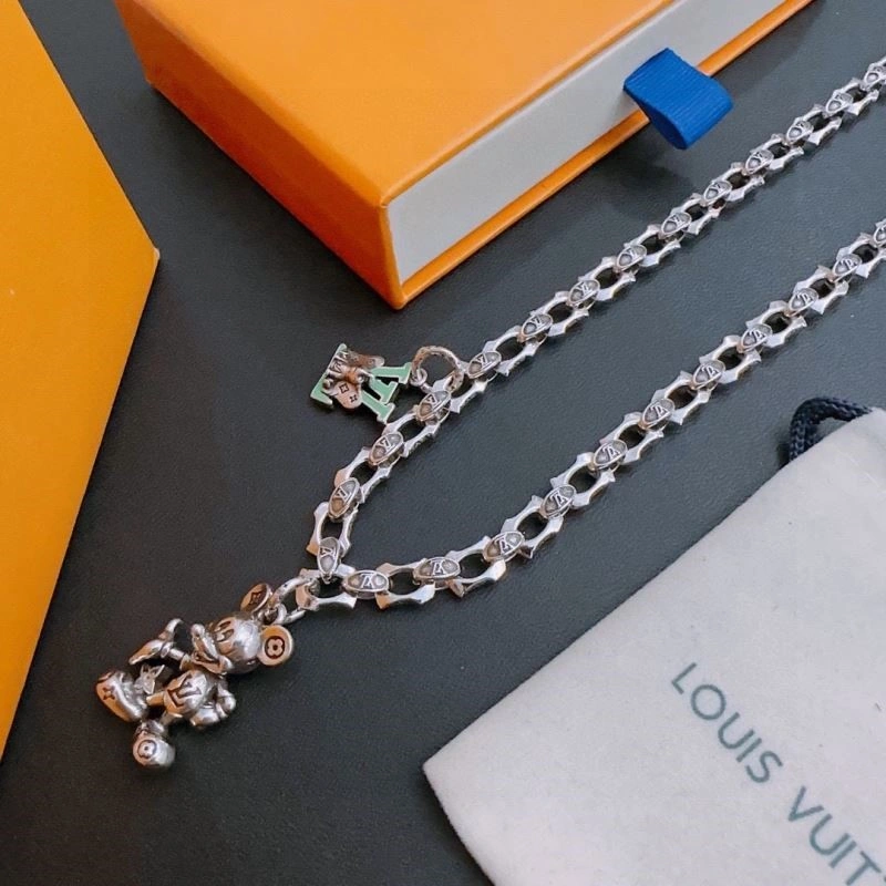 WaterResistant Louis Vuitton Necklaces 249378