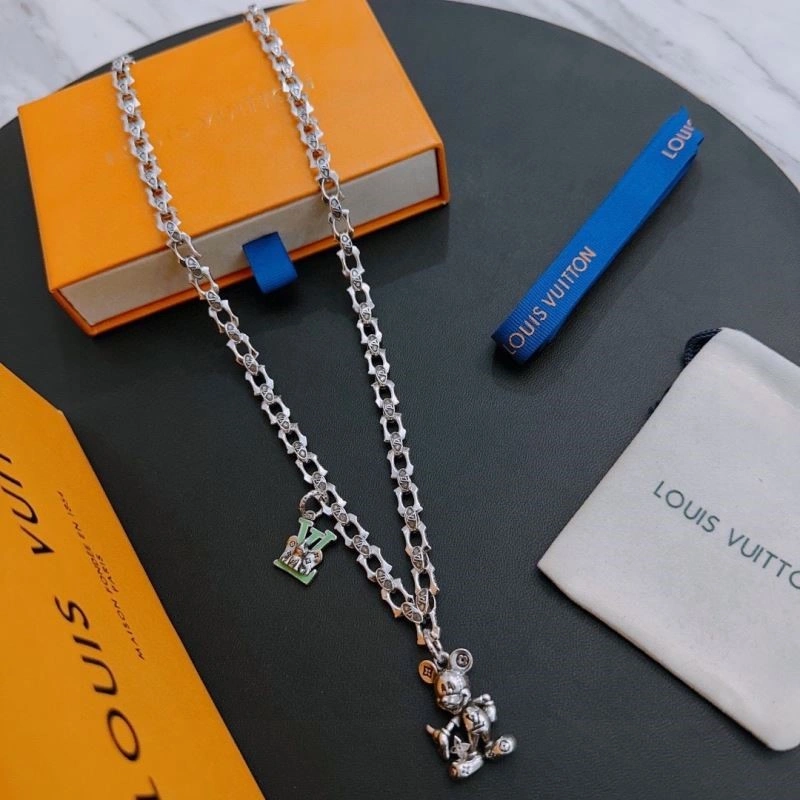 WaterResistant Louis Vuitton Necklaces 249378