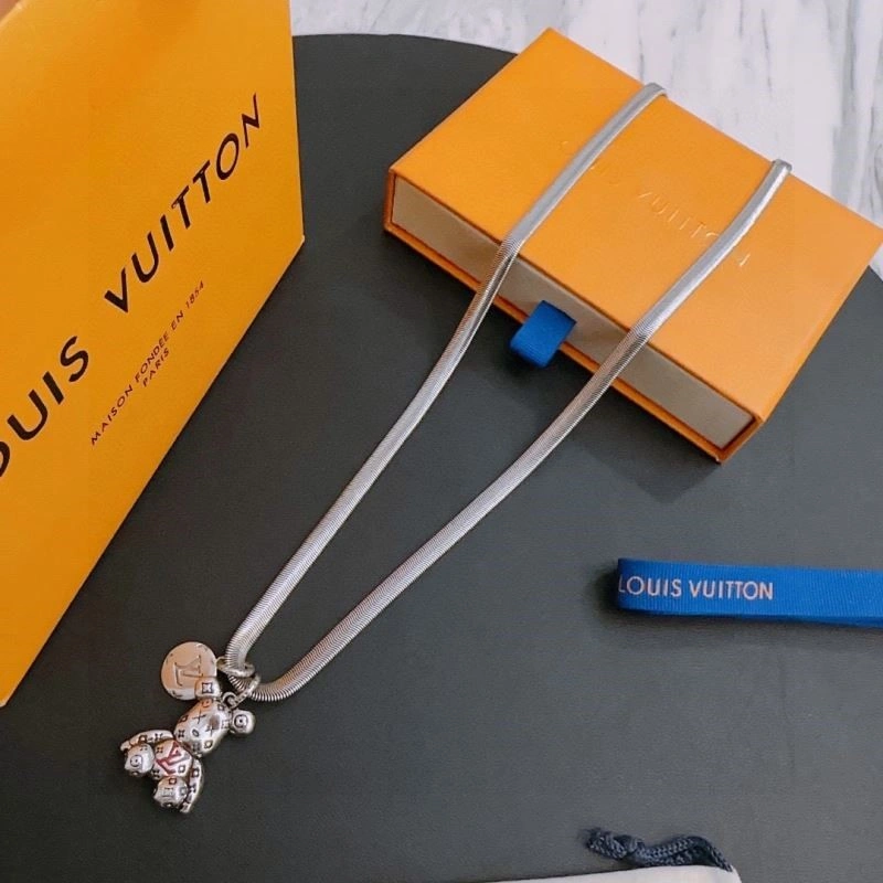 Louis Vuitton Necklaces AllSeason 249379