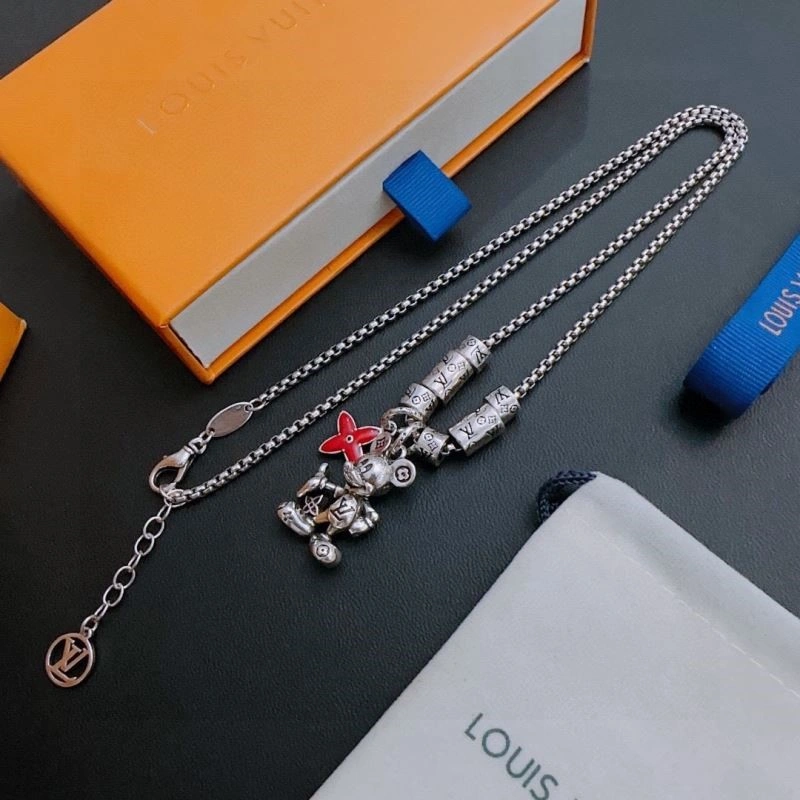 Versatile Louis Vuitton Necklaces 249372