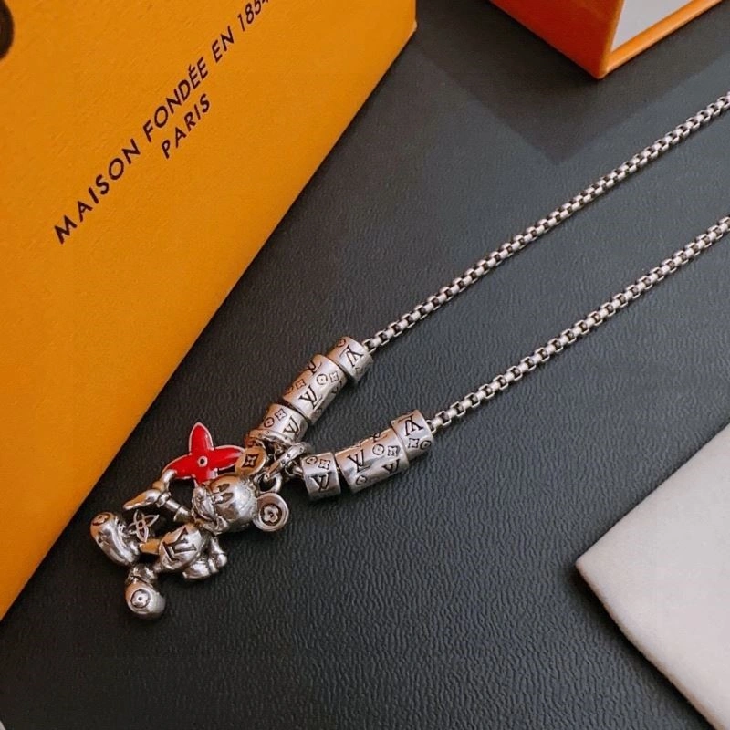 Versatile Louis Vuitton Necklaces 249372