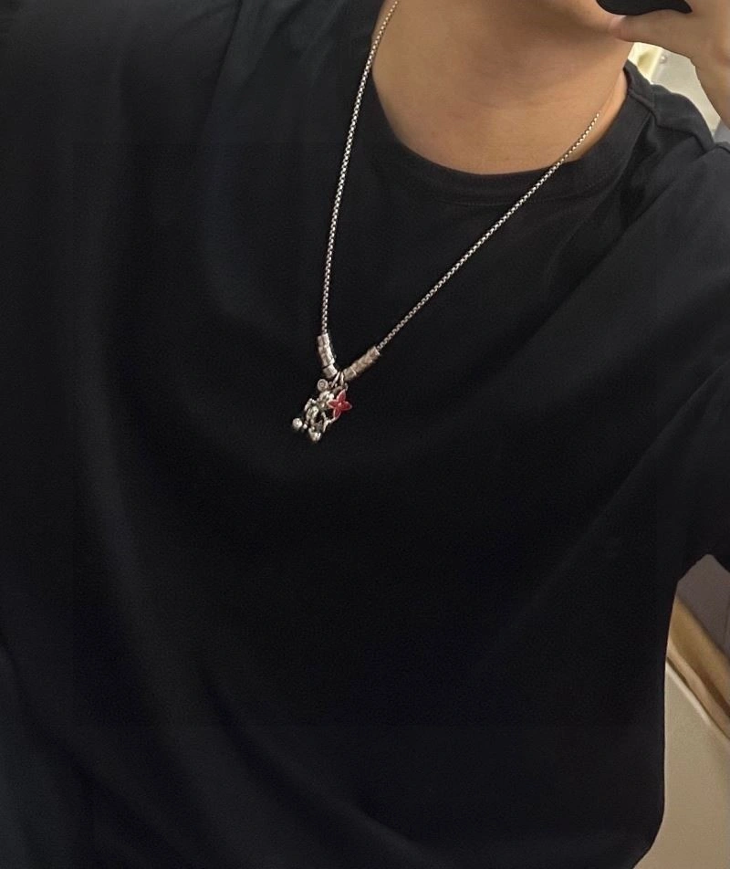 Versatile Louis Vuitton Necklaces 249372
