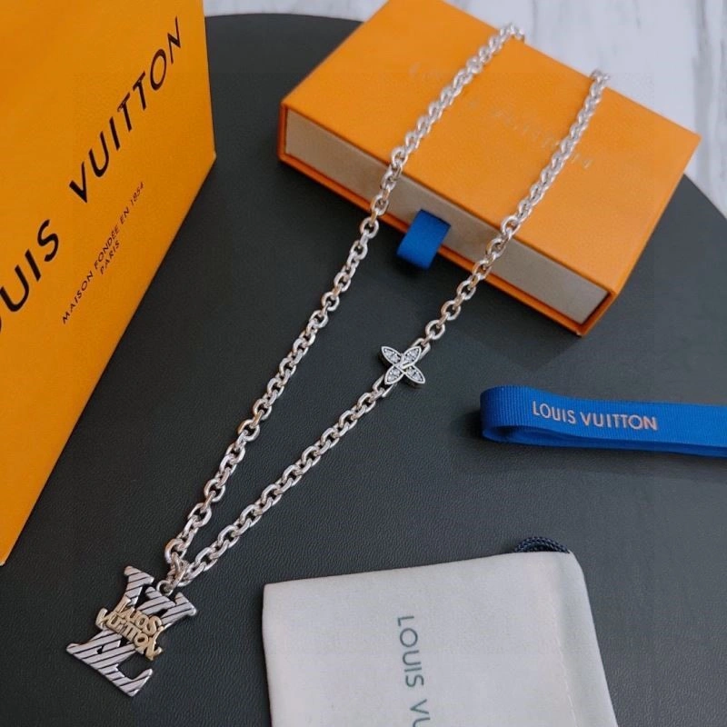 Louis Vuitton Necklaces Modern 249382