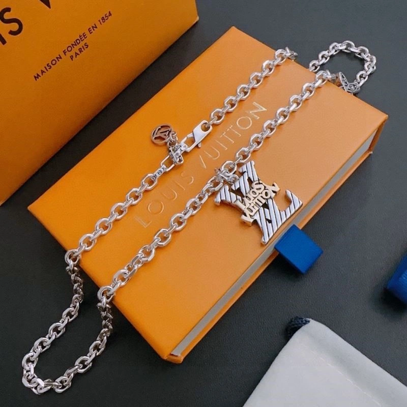 Louis Vuitton Necklaces Modern 249382