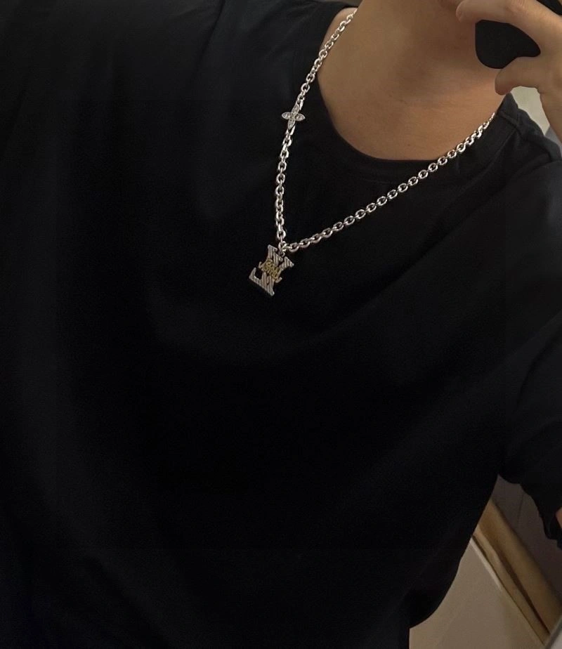 Louis Vuitton Necklaces Modern 249382