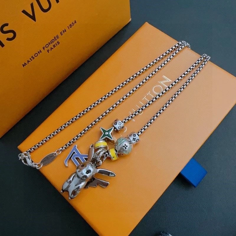 Comfortable Louis Vuitton Necklaces 249381