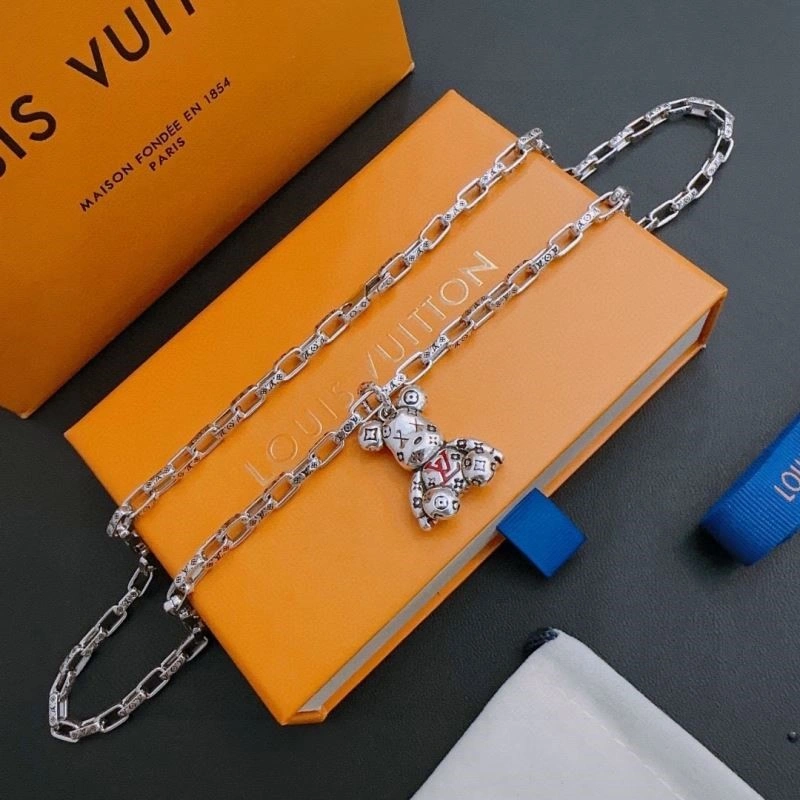 Louis Vuitton Necklaces Unique 249377