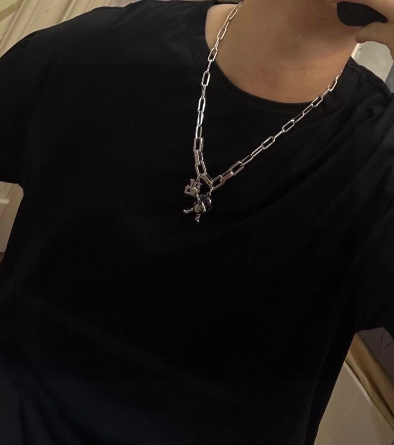 Louis Vuitton Necklaces Neat 249355