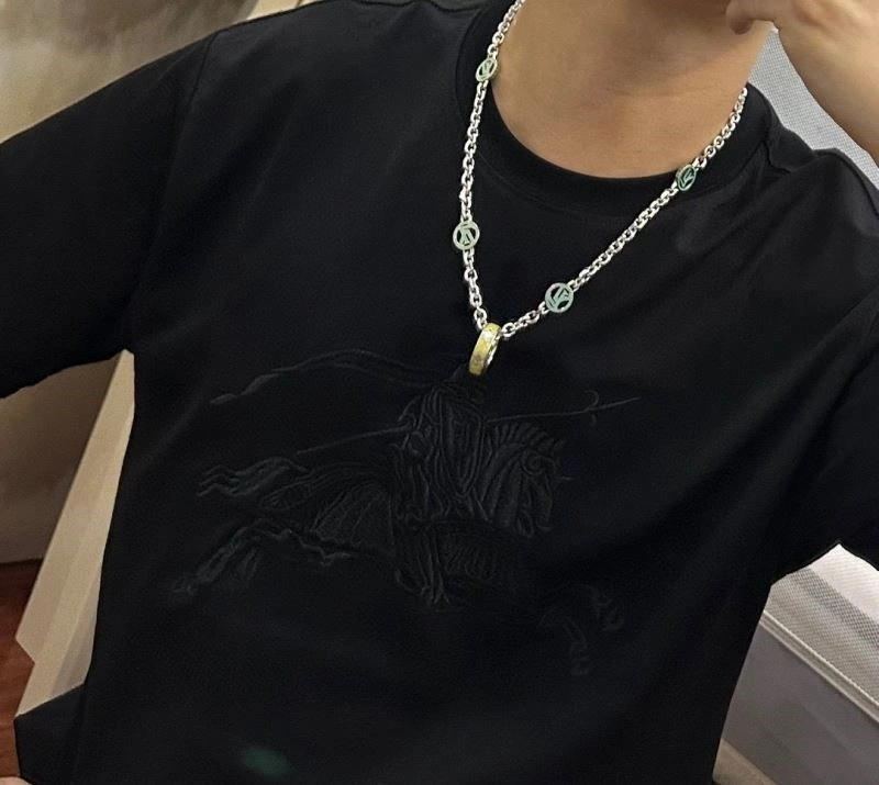 Casual Louis Vuitton Necklaces 249371