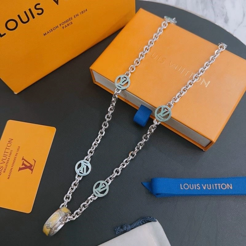 Casual Louis Vuitton Necklaces 249371