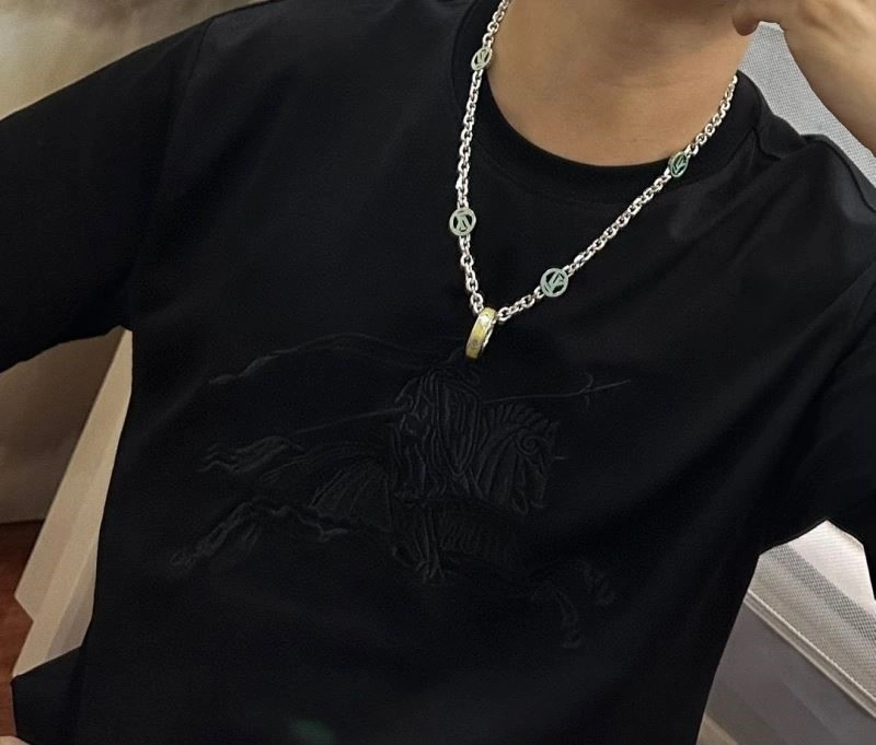 Casual Louis Vuitton Necklaces 249371