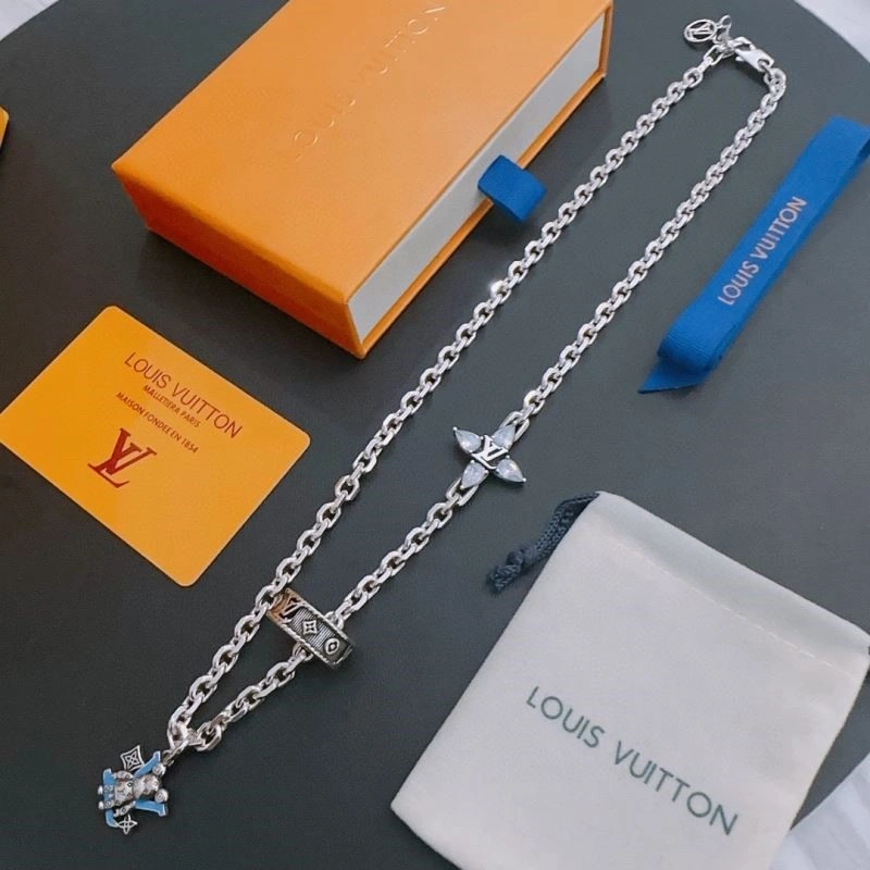 OdorResistant Louis Vuitton Necklaces 249375