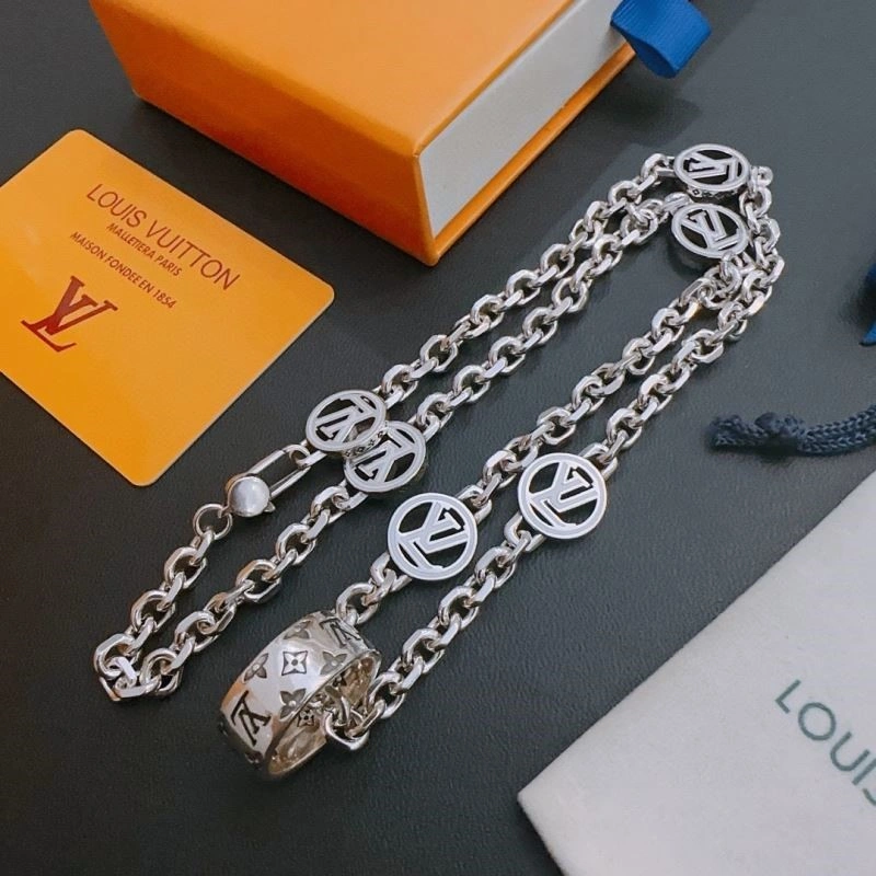 Louis Vuitton Necklaces Seasonal 249361