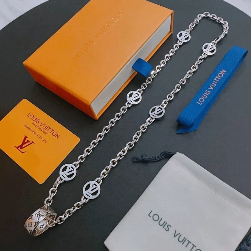 Louis Vuitton Necklaces Seasonal 249361